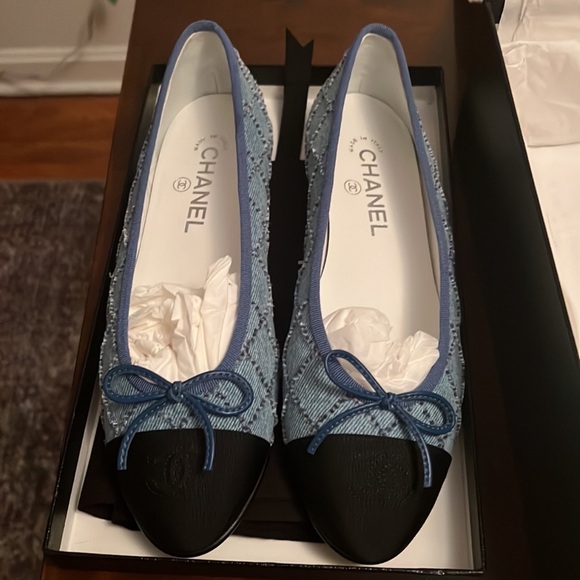 Chanel Denim Ballet Flats: New in box 
Size 38.5 - Picture 1 of 16